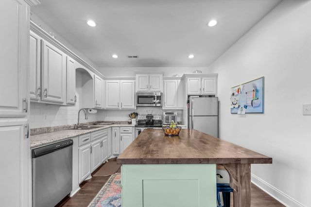 200 Texas Ave, Oak Grove, KY 42262