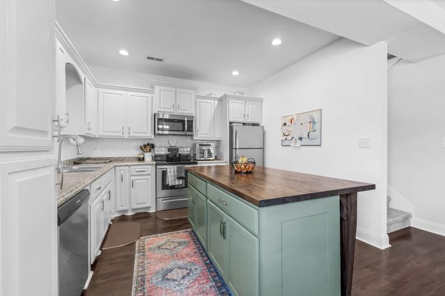 200 Texas Ave, Oak Grove, KY 42262