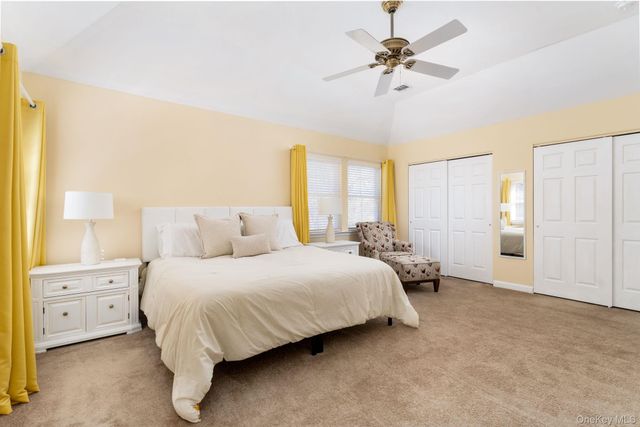 14 Vantage Court, Port Jefferson, NY 11777