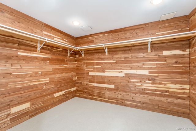 14 Vantage Court, Port Jefferson, NY 11777