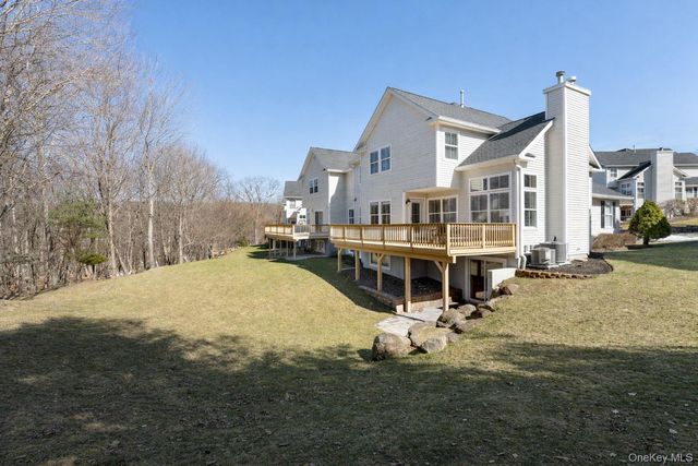 14 Vantage Court, Port Jefferson, NY 11777