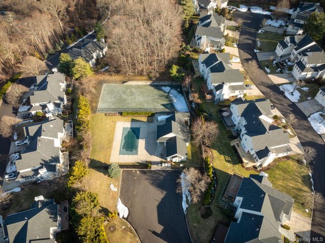 14 Vantage Court, Port Jefferson, NY 11777