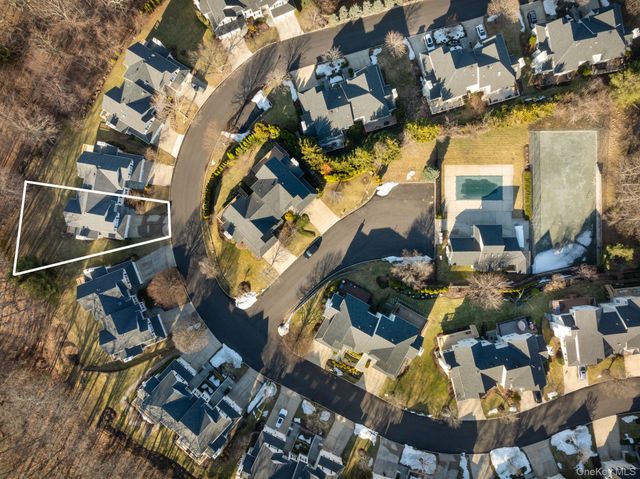 14 Vantage Court, Port Jefferson, NY 11777