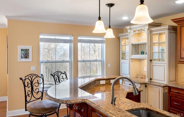 14 Vantage Court, Port Jefferson, NY 11777