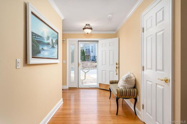 14 Vantage Court, Port Jefferson, NY 11777