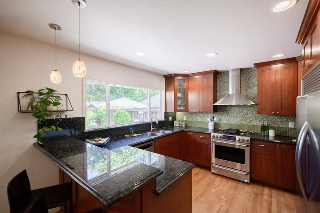240 Bobs Lane, Scotts Valley, CA 95066