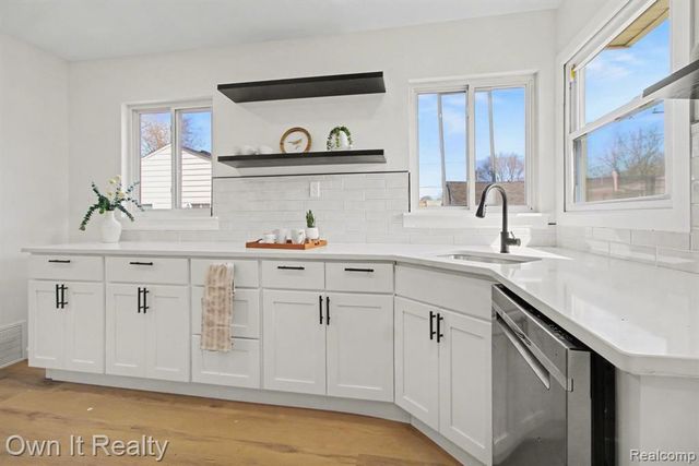 1555 Levona Street, Ypsilanti, MI 48198