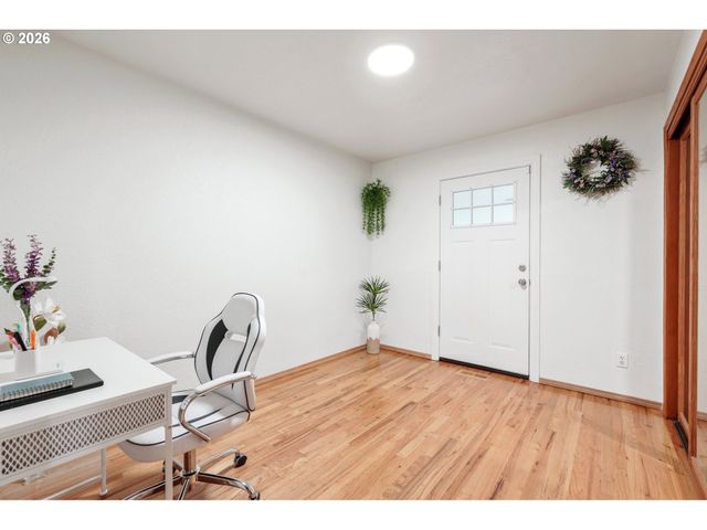 7918 Se LINCOLN St, Portland, OR 97215