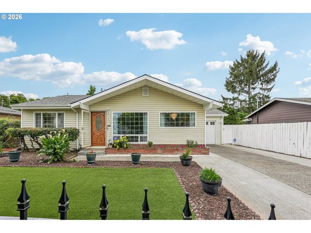 7918 Se LINCOLN St, Portland, OR 97215