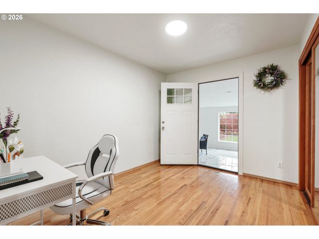 7918 Se LINCOLN St, Portland, OR 97215