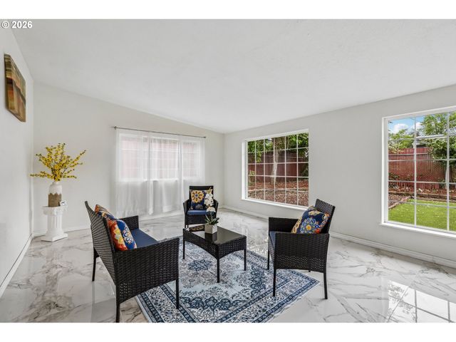 7918 Se LINCOLN St, Portland, OR 97215
