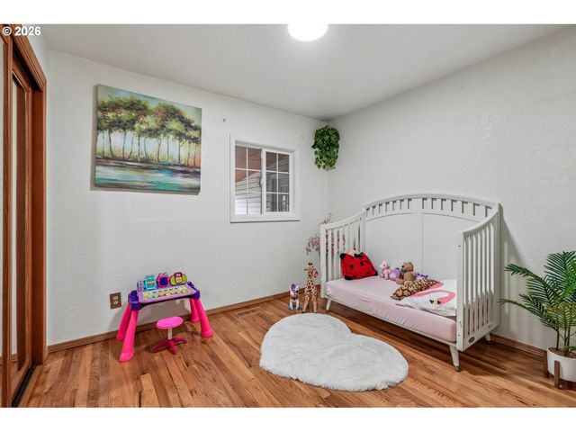 7918 Se LINCOLN St, Portland, OR 97215