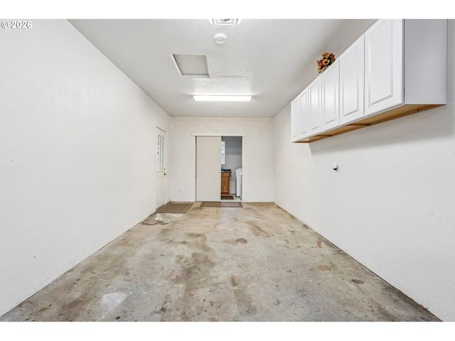 7918 Se LINCOLN St, Portland, OR 97215