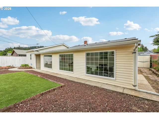 7918 Se LINCOLN St, Portland, OR 97215
