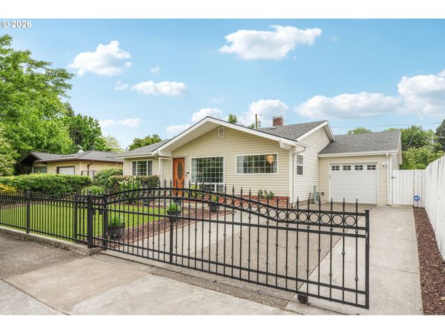 7918 Se LINCOLN St, Portland, OR 97215