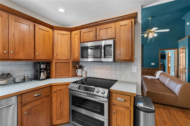 15800 Abbey Lane, Rogers, AR 72756