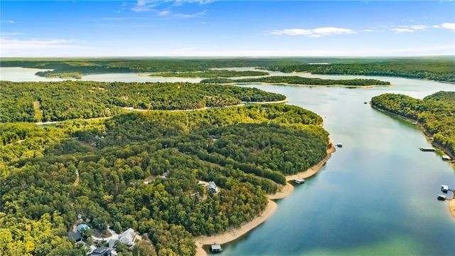 15800 Abbey Lane, Rogers, AR 72756