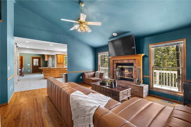 15800 Abbey Lane, Rogers, AR 72756