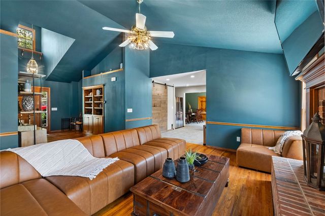 15800 Abbey Lane, Rogers, AR 72756