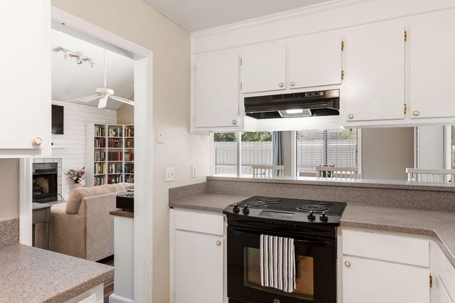 28 Maplecrest Drive, Charleston, SC 29412