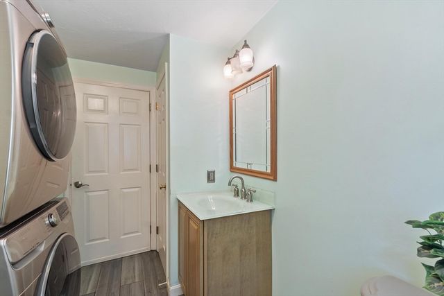 30 Twin Diamond Dr, Bridgewater, MA 02324