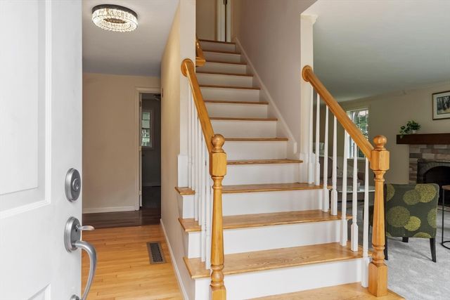 30 Twin Diamond Dr, Bridgewater, MA 02324