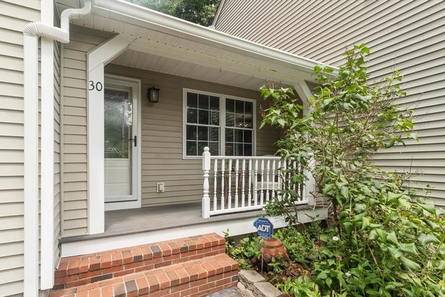30 Twin Diamond Dr, Bridgewater, MA 02324