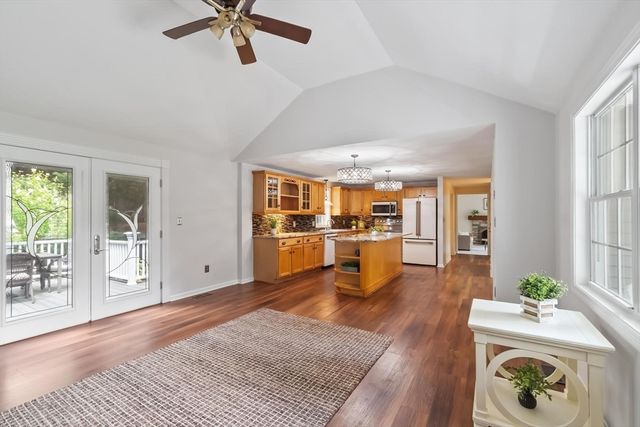 30 Twin Diamond Dr, Bridgewater, MA 02324