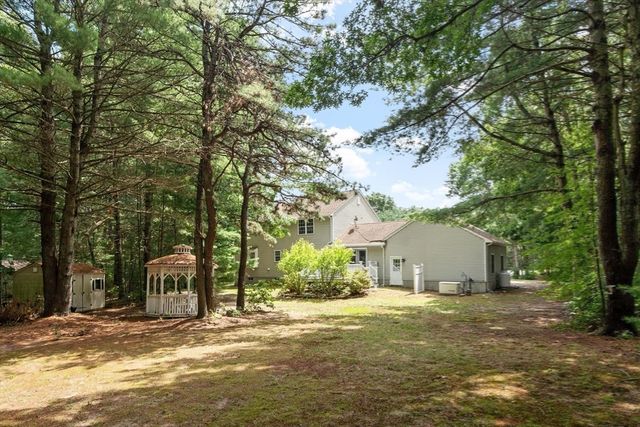 30 Twin Diamond Dr, Bridgewater, MA 02324