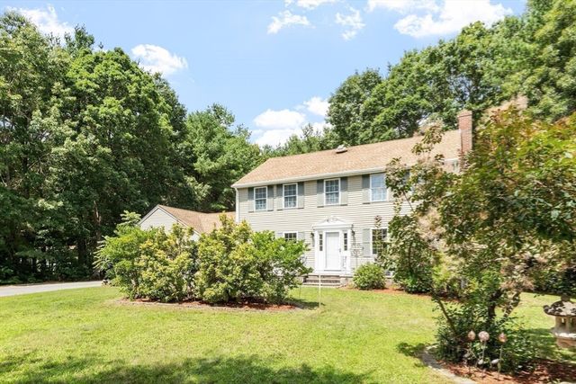30 Twin Diamond Dr, Bridgewater, MA 02324
