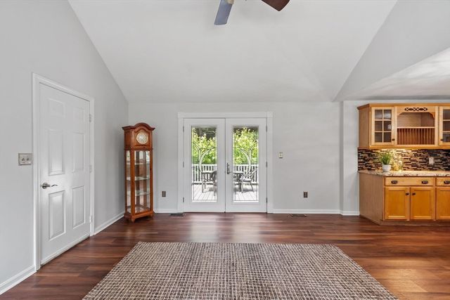 30 Twin Diamond Dr, Bridgewater, MA 02324