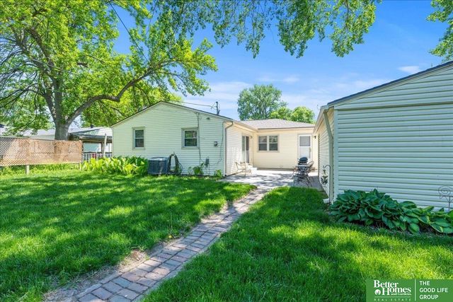 6070 Buckingham Avenue, Omaha, NE 68117