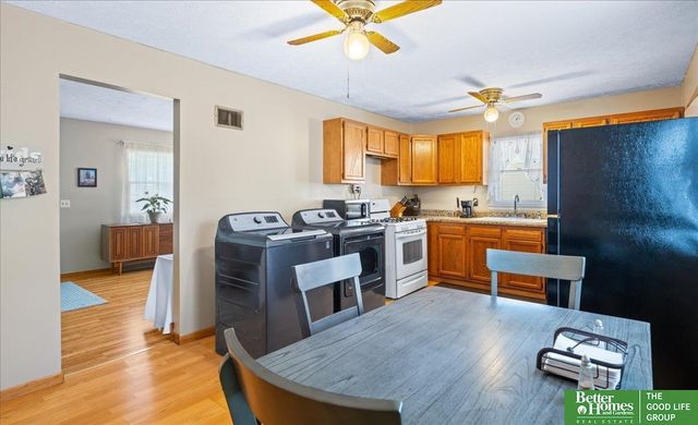 6070 Buckingham Avenue, Omaha, NE 68117