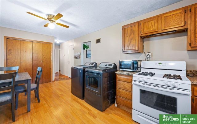 6070 Buckingham Avenue, Omaha, NE 68117