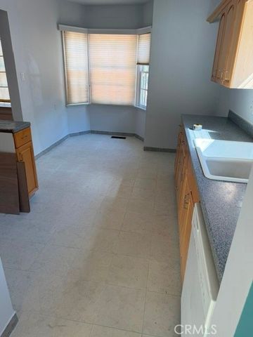1824 Oakwood Avenue, Glendale, CA 91208