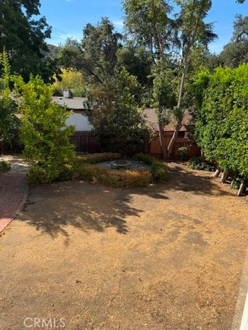 1824 Oakwood Avenue, Glendale, CA 91208