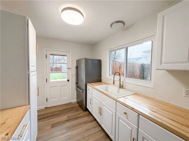 4506 Silverdale Road, North Olmsted, OH 44070