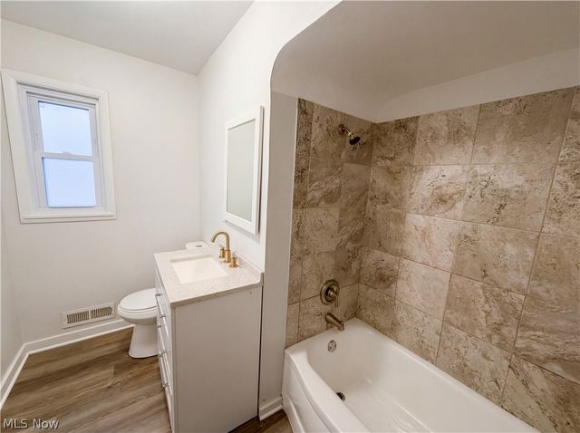 4506 Silverdale Road, North Olmsted, OH 44070