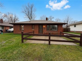 4506 Silverdale Road, North Olmsted, OH 44070