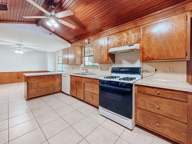955 Fm 667, Purdon, TX 76679