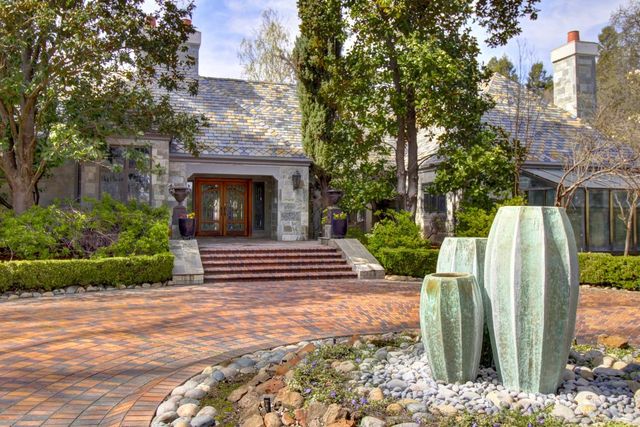 2400 E Tiffany Ln, Sacramento, CA 95827