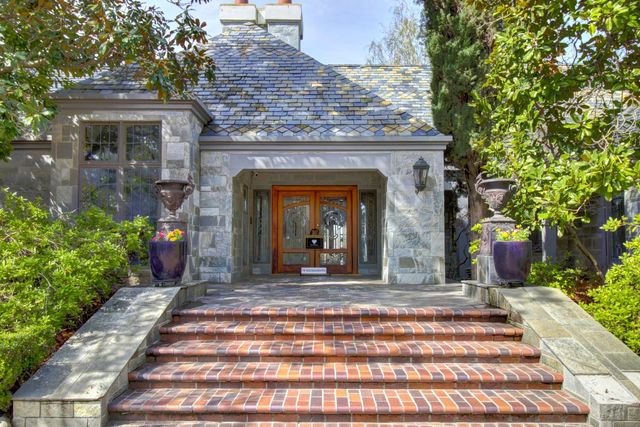 2400 E Tiffany Ln, Sacramento, CA 95827