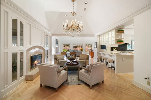 2400 E Tiffany Ln, Sacramento, CA 95827