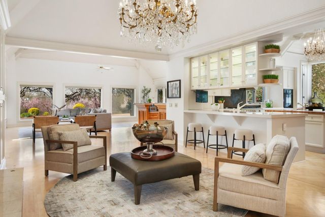 2400 E Tiffany Ln, Sacramento, CA 95827