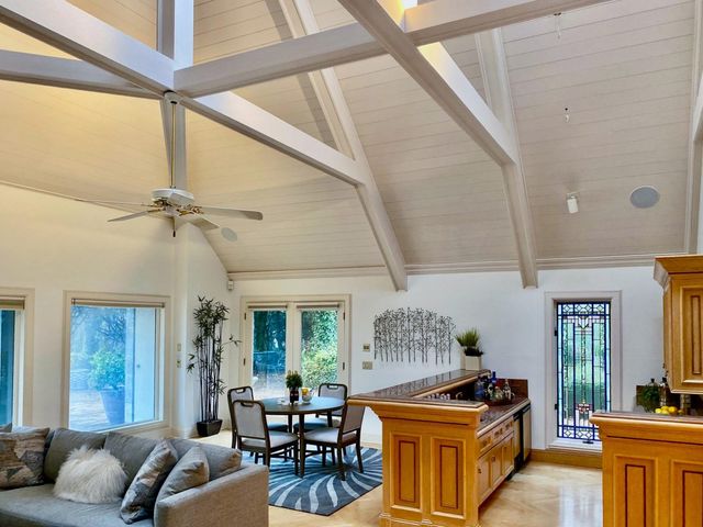 2400 E Tiffany Ln, Sacramento, CA 95827