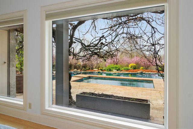 2400 E Tiffany Ln, Sacramento, CA 95827