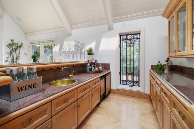 2400 E Tiffany Ln, Sacramento, CA 95827