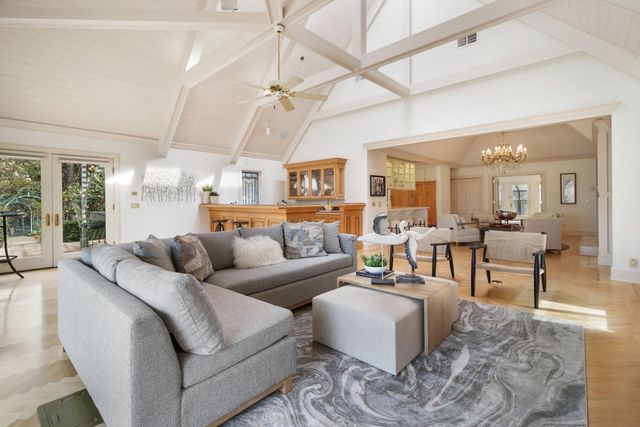 2400 E Tiffany Ln, Sacramento, CA 95827