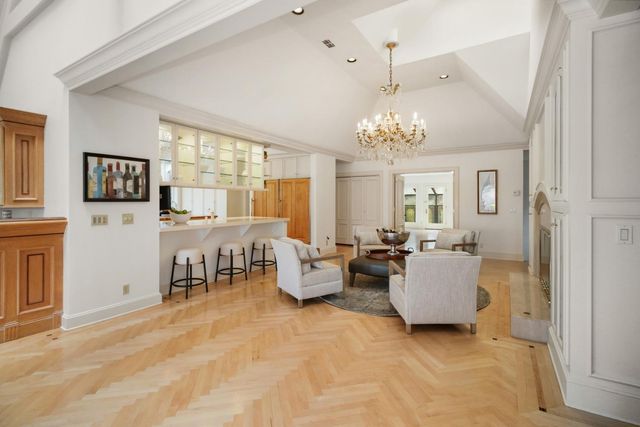 2400 E Tiffany Ln, Sacramento, CA 95827