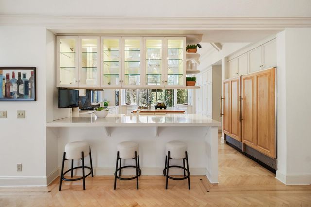 2400 E Tiffany Ln, Sacramento, CA 95827